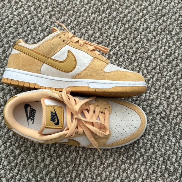 Nike Dunks - Picture 6 of 8